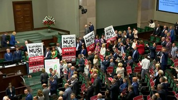 Глапінський склав присягу як президент НБП.  Протести опозиції