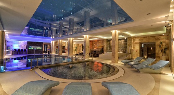 басейн у готелі