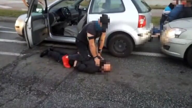 Варшава.  Полиция задержала двух грузин, подозреваемых в краже автомобиля