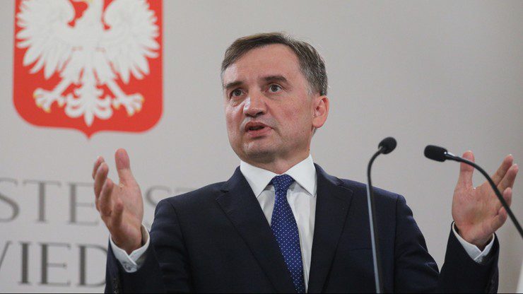 Єврокомісія рекомендує Польщі розділити функції міністра юстиції та генпрокурора