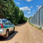 Прикордонник: Майже всі мігранти на білоруському кордоні прибули через Росію