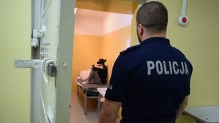 Ruda Śląska: П'яна мати напала на сина.  12-річний підліток викликав поліцію