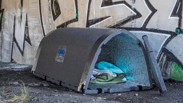 Бежать.  Теплоизоляционные палатки для бездомных.  Они помогут вам пережить холод
