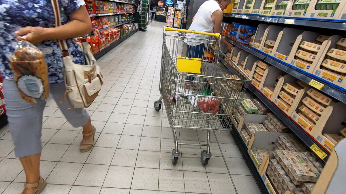 У гамбургерах Biedronka виявлено бактерії.  Є повідомлення ГІС